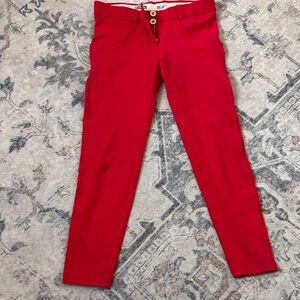 Like New Freddy Cherry Red mid rise 7/8 length